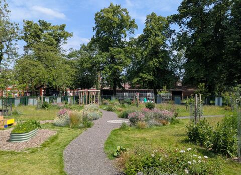 SNUG garden, Longsight